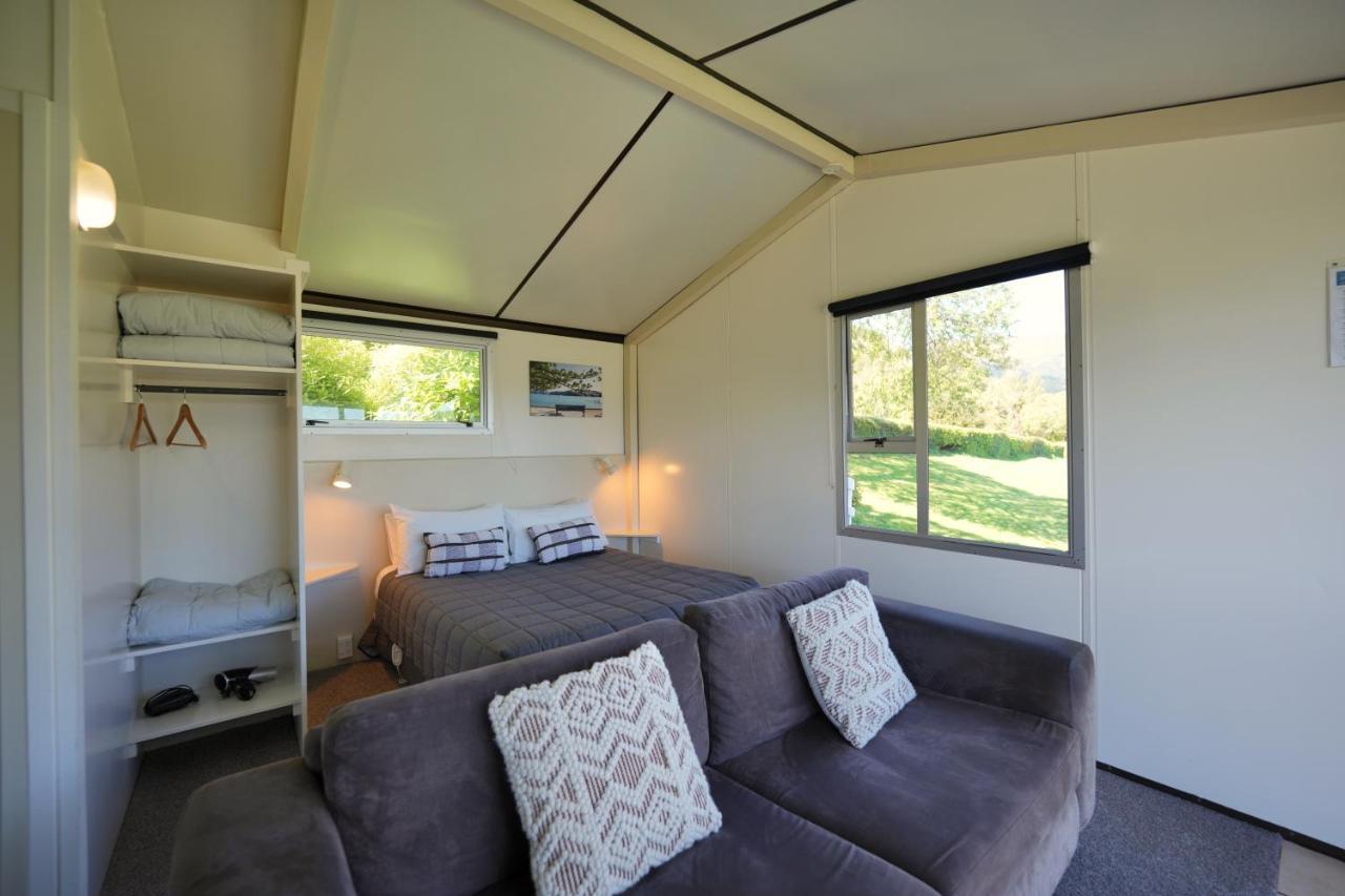 Akaroa Top 10 Holiday Park Extérieur photo