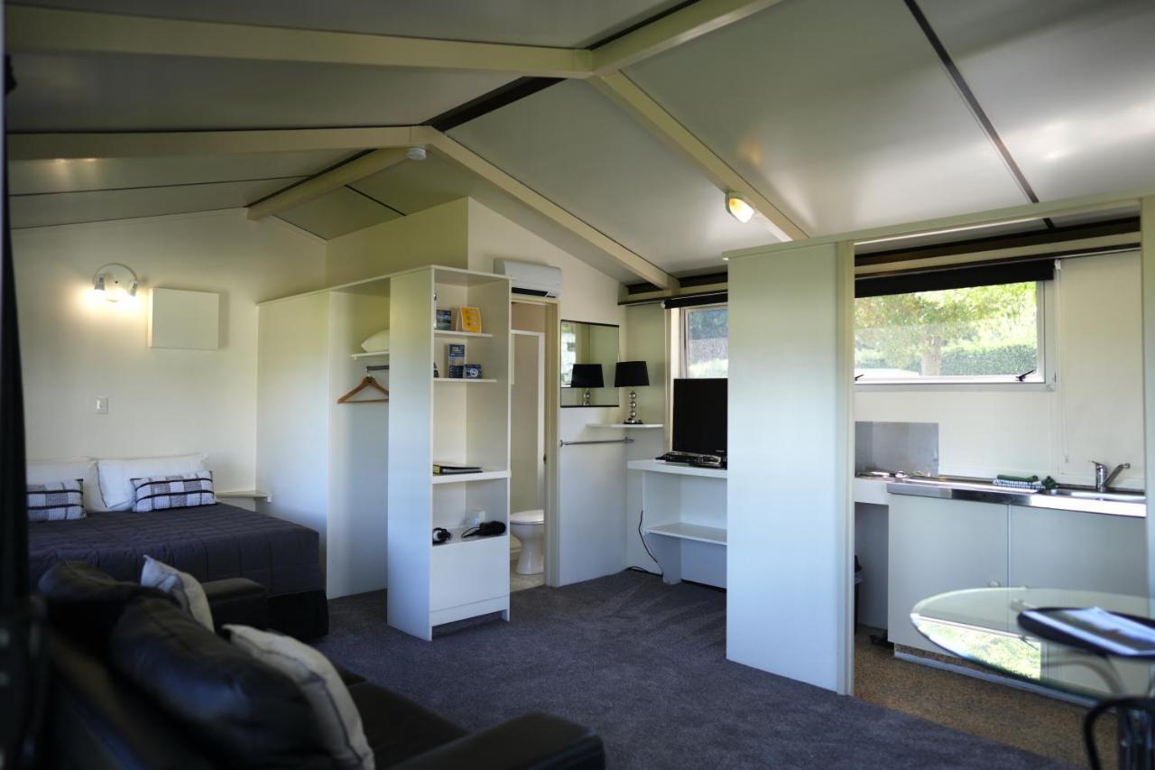 Akaroa Top 10 Holiday Park Extérieur photo