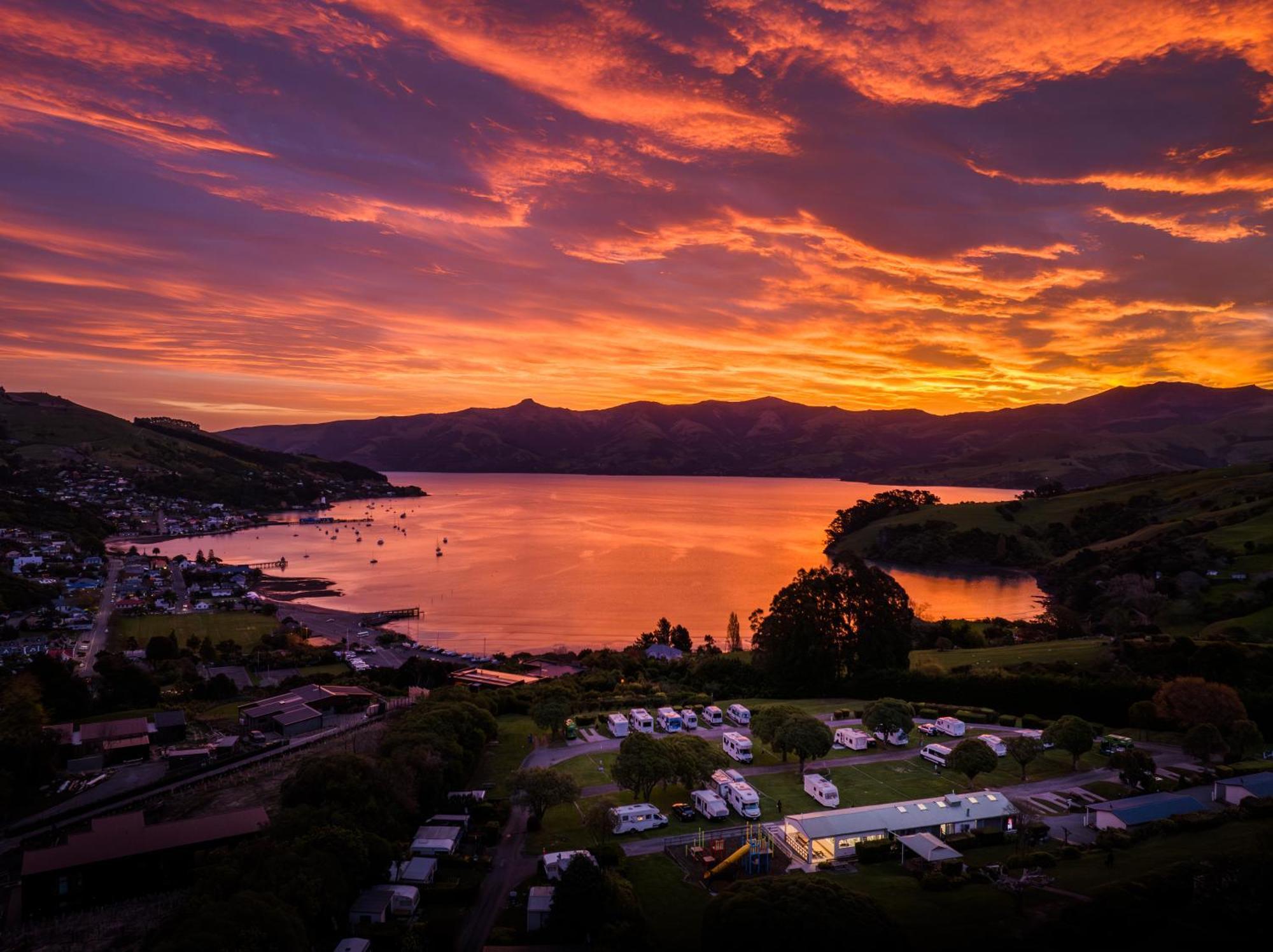 Akaroa Top 10 Holiday Park Extérieur photo